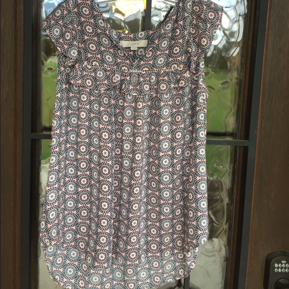 Loft tank top style top!