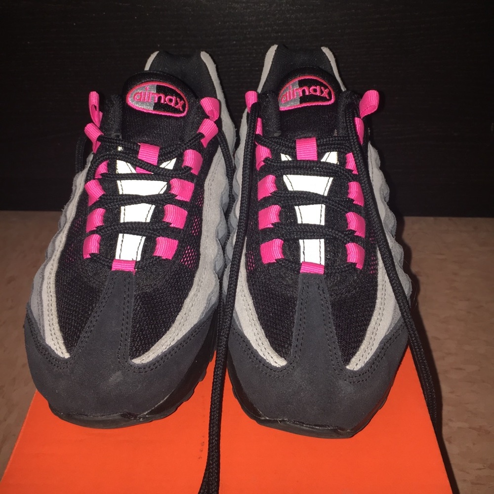 Nike Air Max - Youth Size 4.5