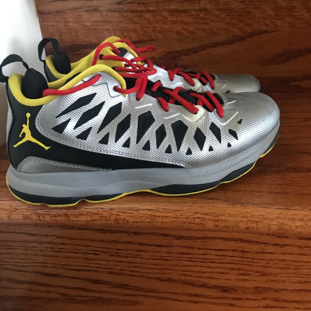 Jordan's sz 7 youth *make an Offer*🤗