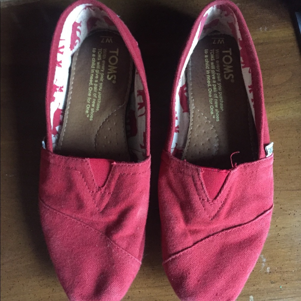 Toms red