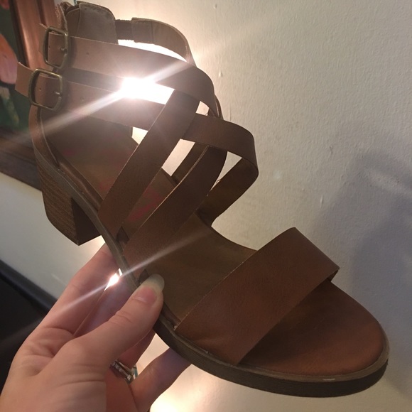 Urban Outfitters Shoes - Tan Low Block-Heeled Strappy Sandals