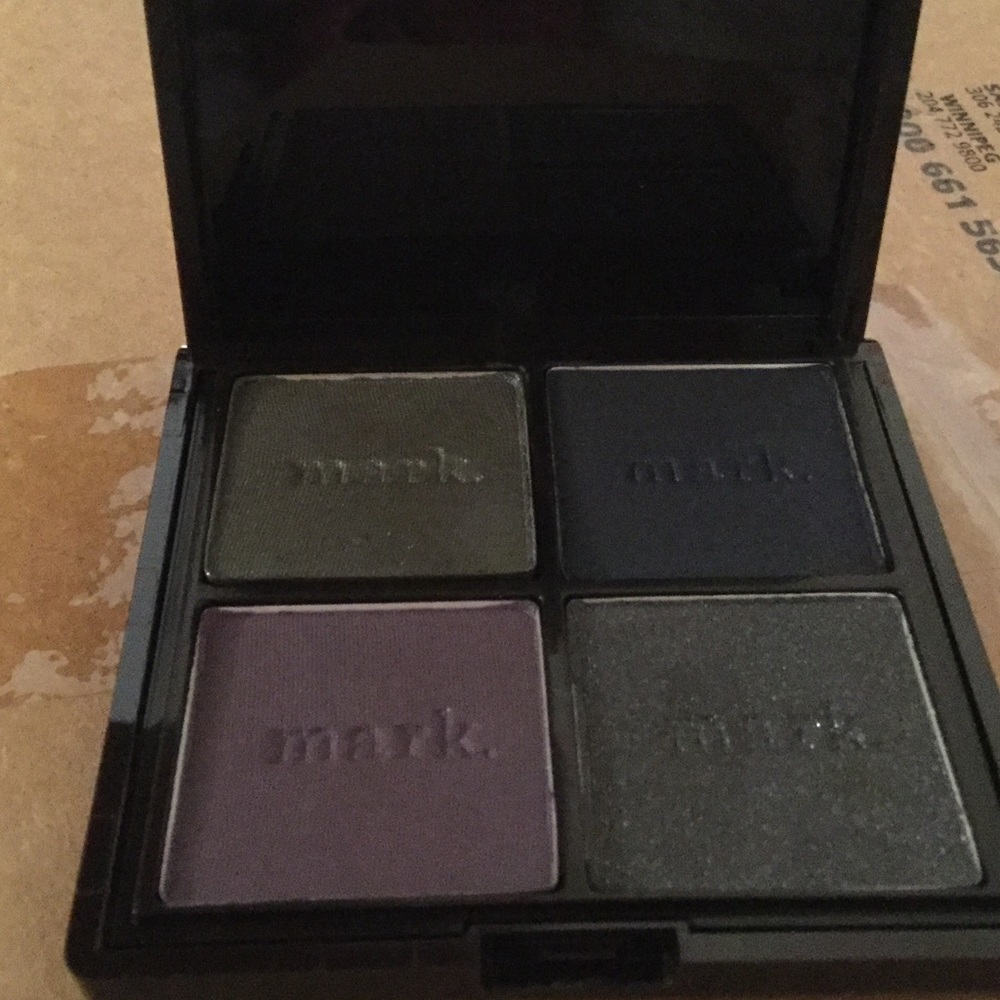 Brand new in box Mark eyeshadow
