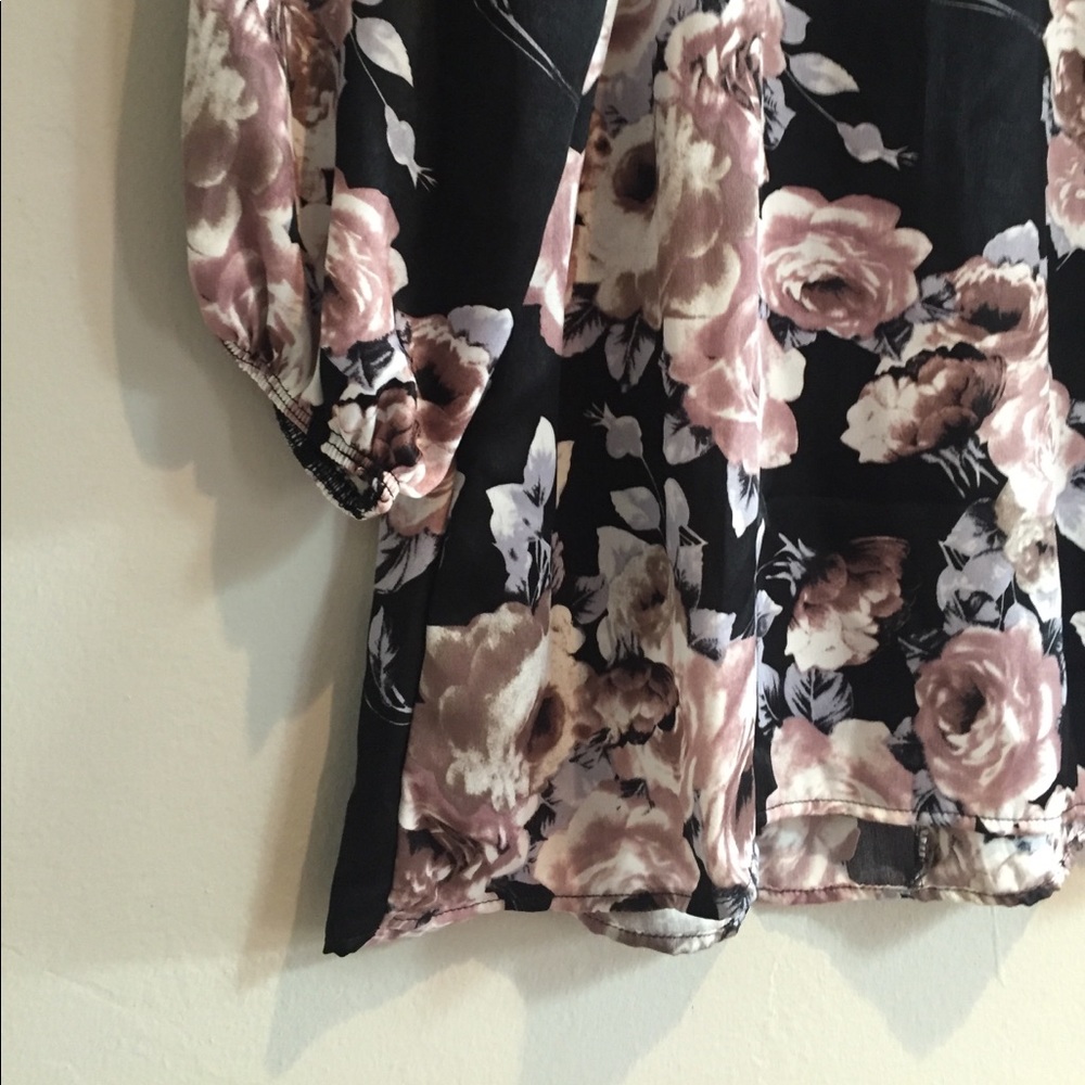 🆑 Black Mauve Floral Top - Picture 4 of 5