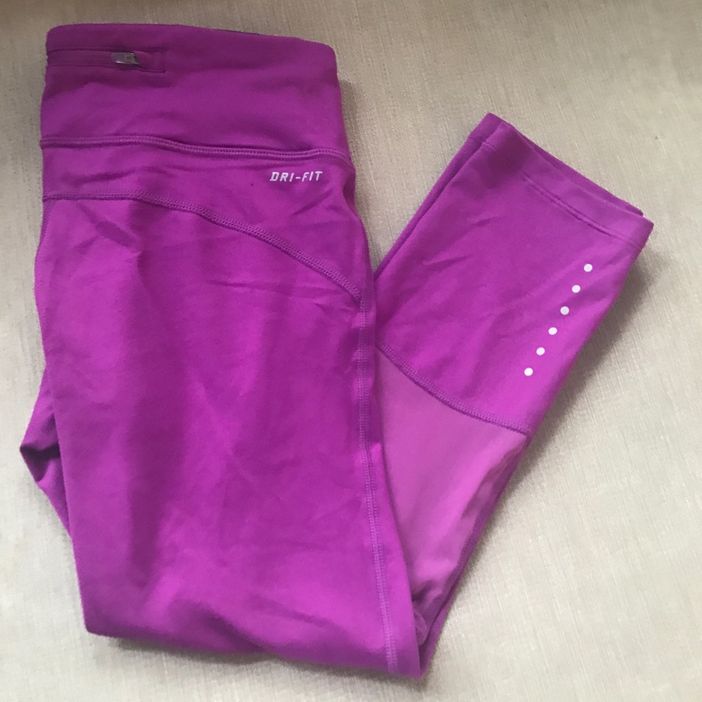 Nike crops