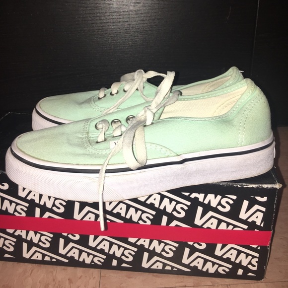 Vans - Picture 2 of 2