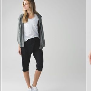 Lululemon Retreat Yogi Crops