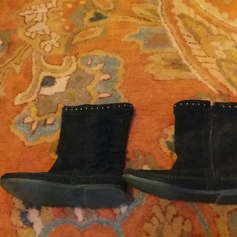 Minnetonka black boots