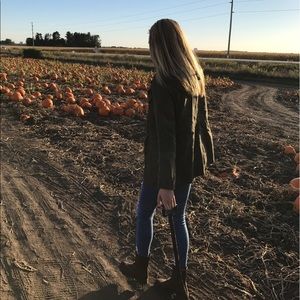 Meet your Posher, Izzy