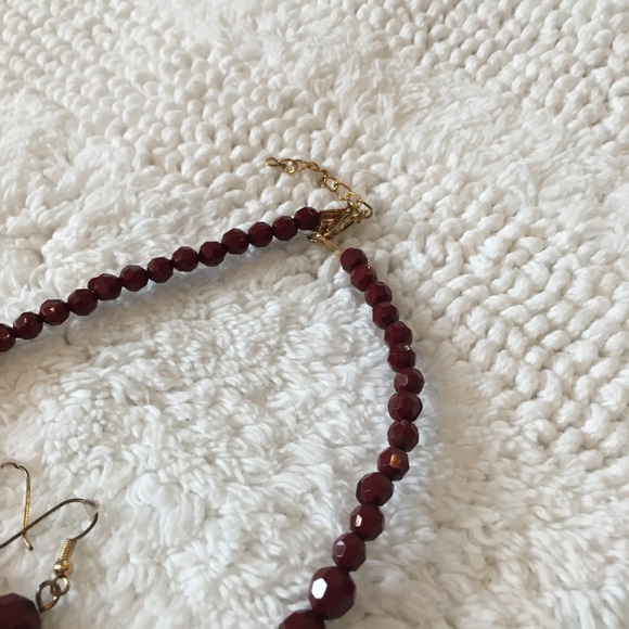 Red bead earring and necklace set (AB2) - Picture 3 of 6