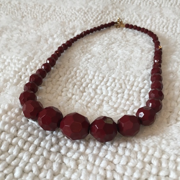 Red bead earring and necklace set (AB2) - Picture 6 of 6