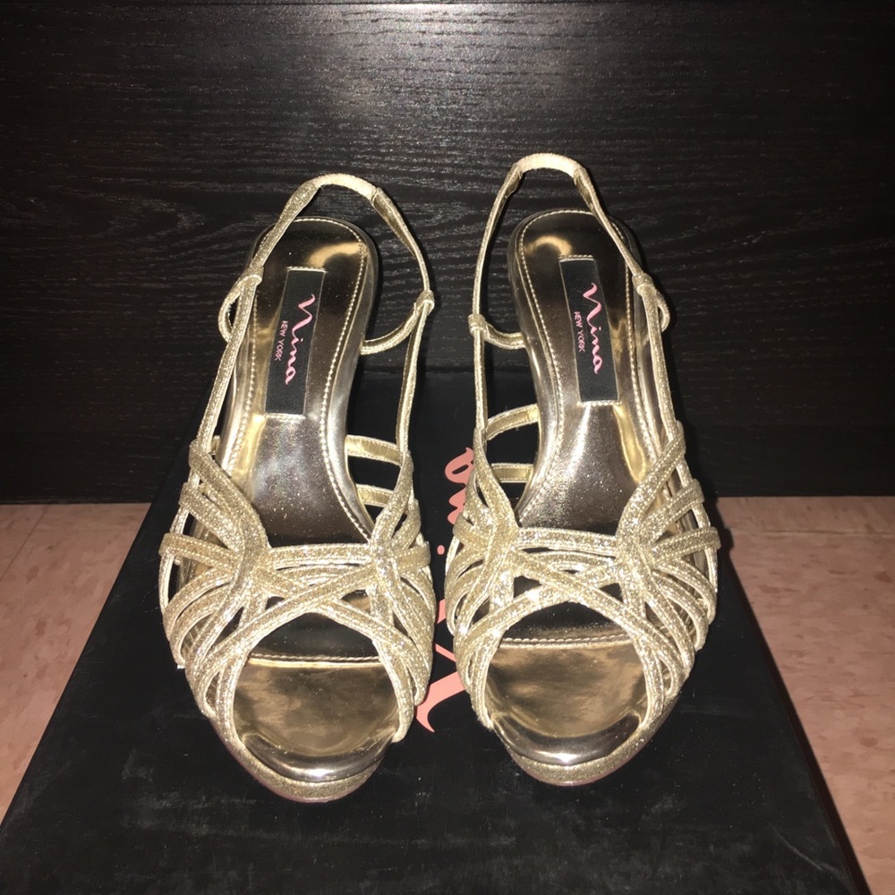 Sparkly Open toe evening shoes