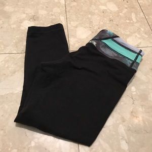 Black lululemon reversible crops!