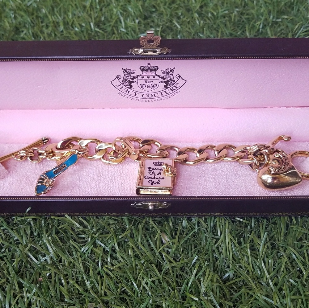 JUICY COUTURE Gold Bracelet with 2 Charms