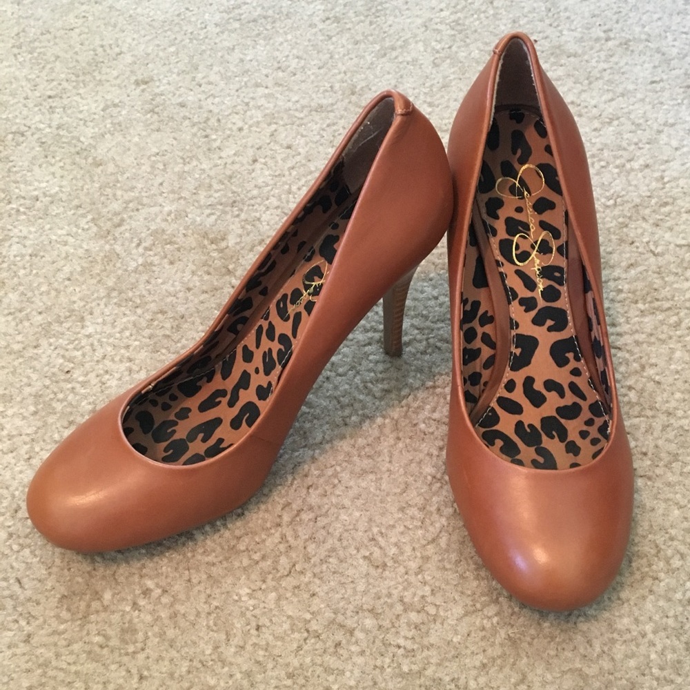 Jessica Simpson classic pumps