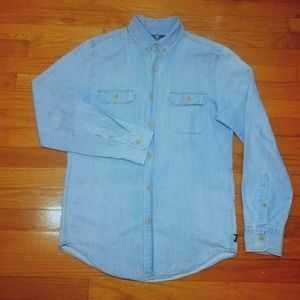 Vineyard Vines Chambray Button Down Shirt