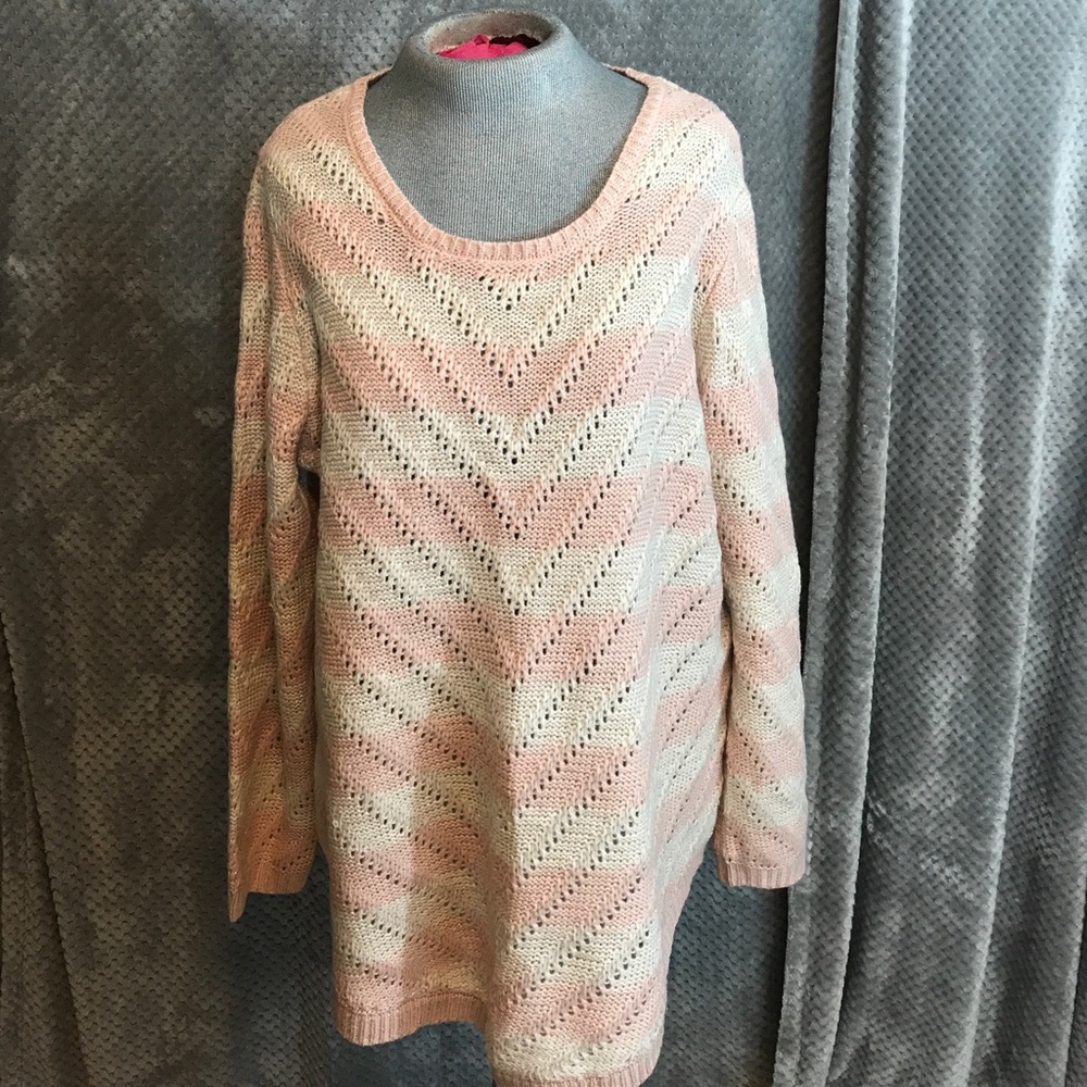 Cato woman crew neck sweater. Metallic threads