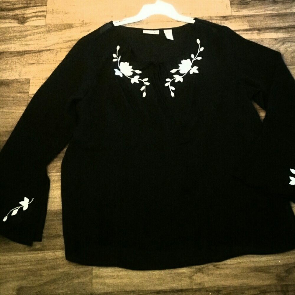 Chic. Gorgeous floral Oriental print top