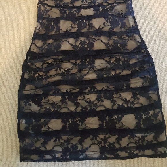 Dress - Picture 6 of 6