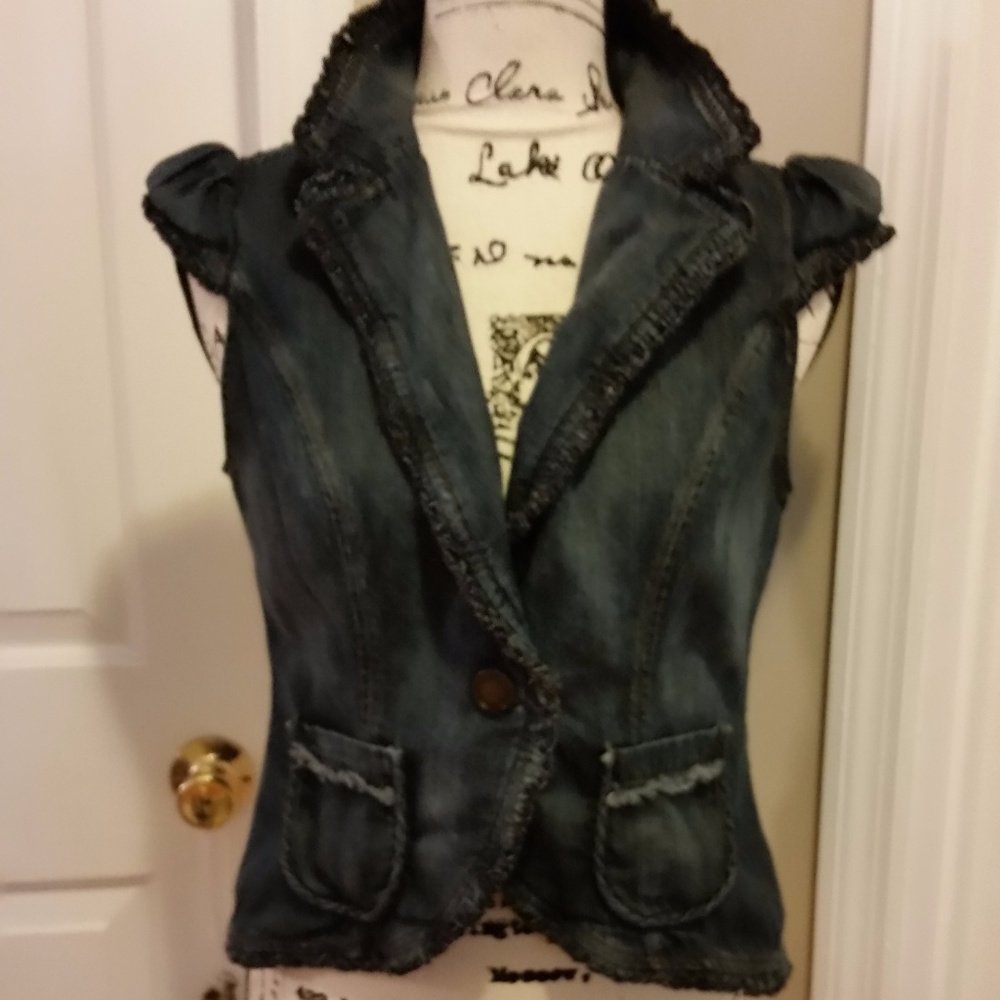 BANDOLINO Fringed Denim Vest with Cap Sleeves