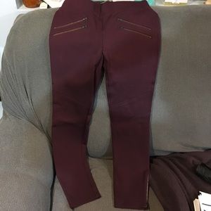 Maroon leggings with zippers. Victoria Secrets.