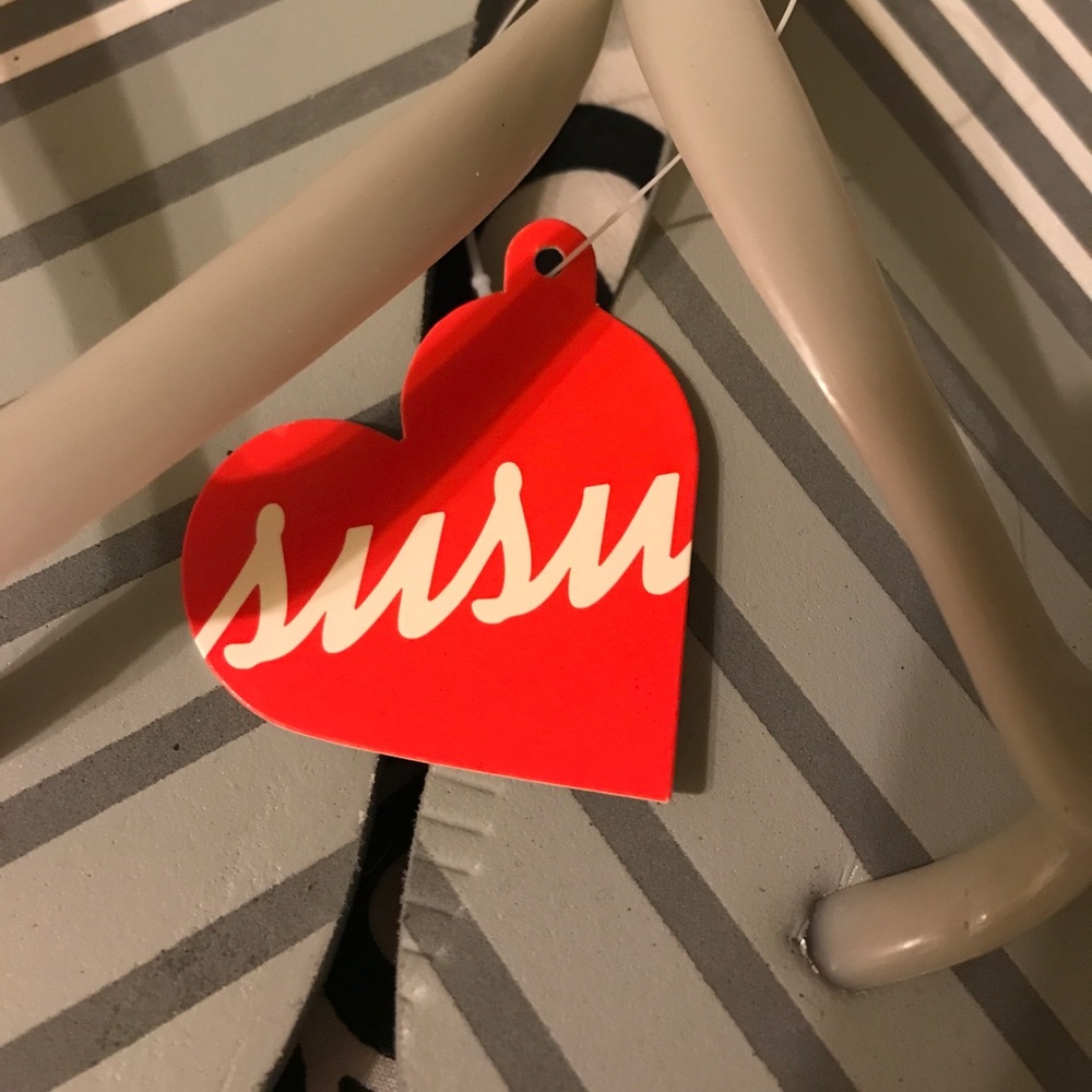Susu Flip Flops - Picture 3 of 5