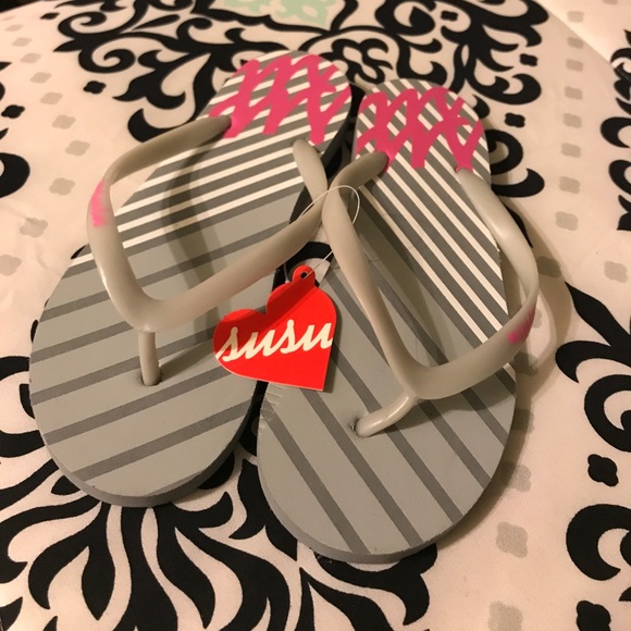 Susu Flip Flops - Picture 2 of 5