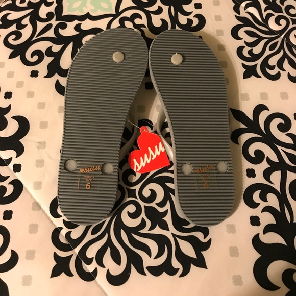Susu Flip Flops - Picture 5 of 5
