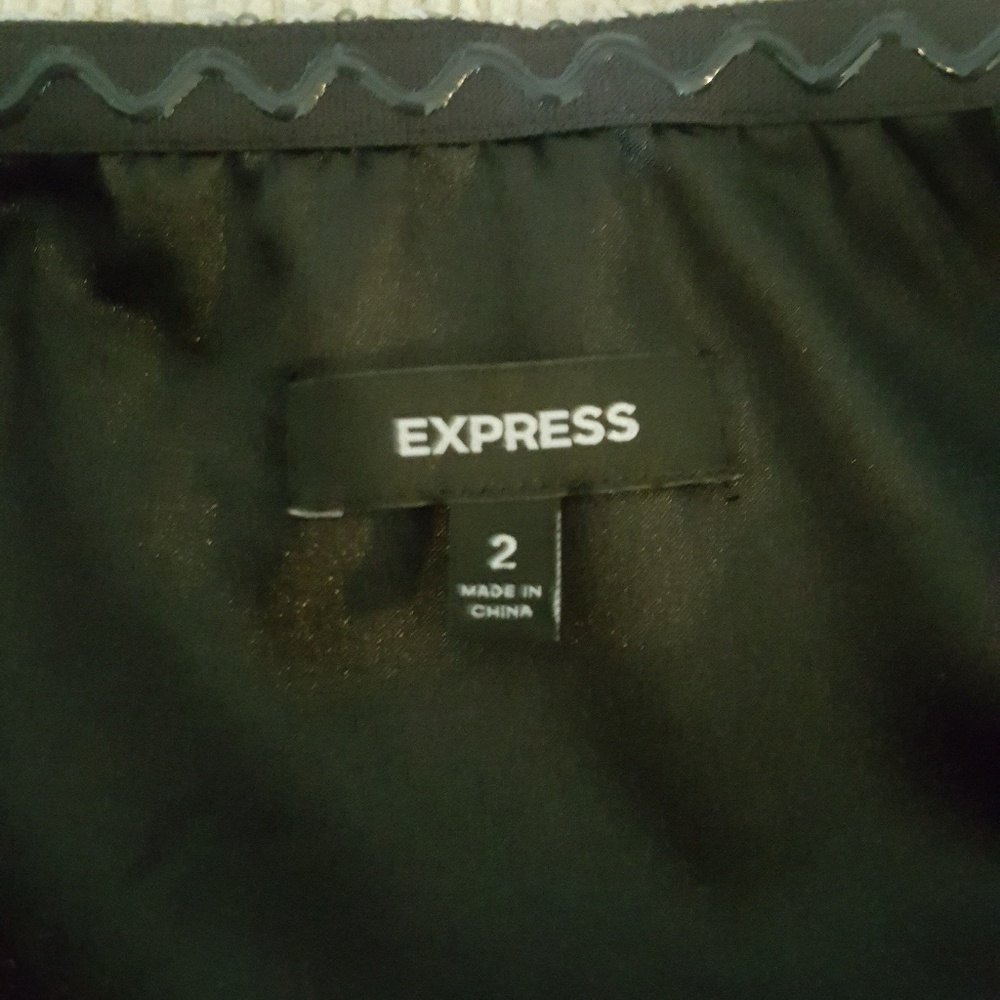 Dress - Picture 4 of 4