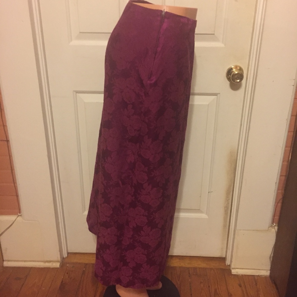 ❌SOLD❌ Handmade Damask Maroon A-Line Floral Skirt - Picture 5 of 8