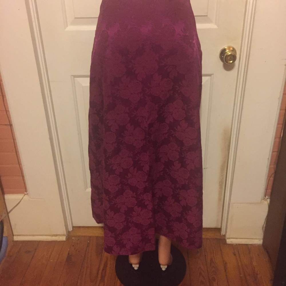 ❌SOLD❌ Handmade Damask Maroon A-Line Floral Skirt - Picture 4 of 8