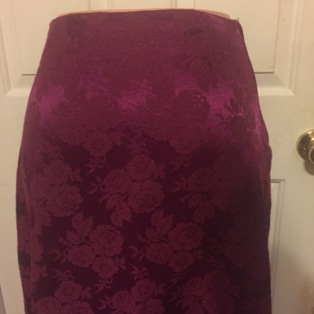 ❌SOLD❌ Handmade Damask Maroon A-Line Floral Skirt - Picture 6 of 8