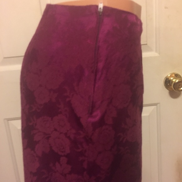 ❌SOLD❌ Handmade Damask Maroon A-Line Floral Skirt - Picture 2 of 8