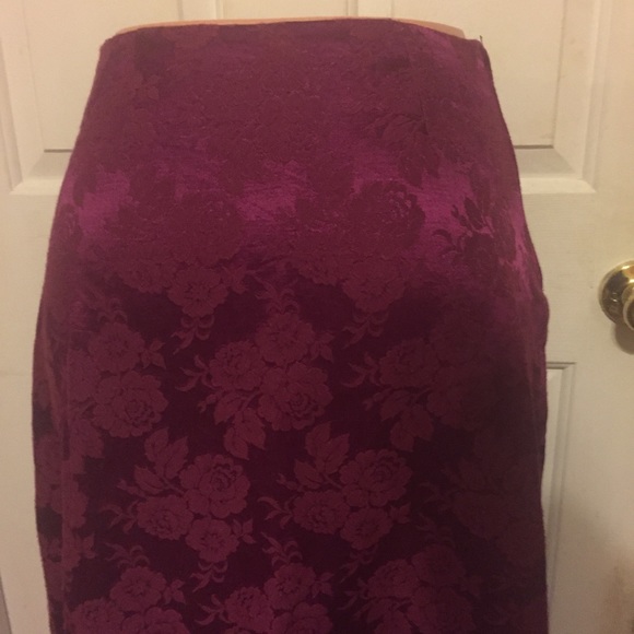 ❌SOLD❌ Handmade Damask Maroon A-Line Floral Skirt - Picture 6 of 8