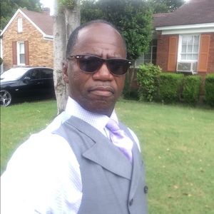 Meet your Posher, Kenneth