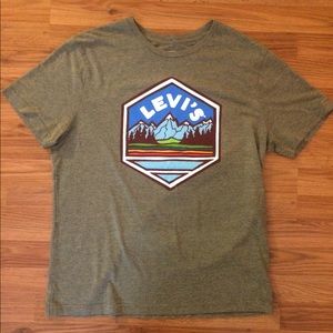 Levi's tee
