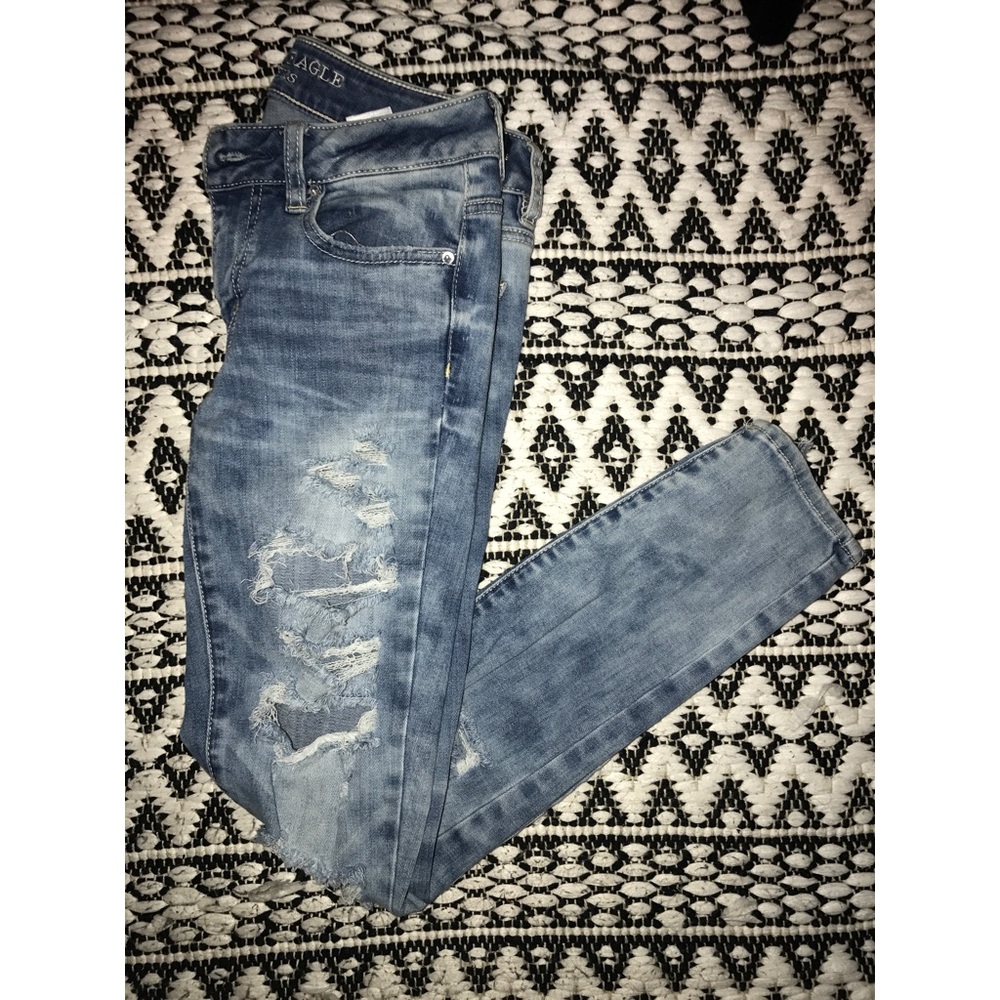 American Eagle distressed jeans