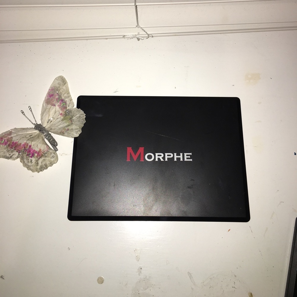 Morphe shimmer eyeshadow