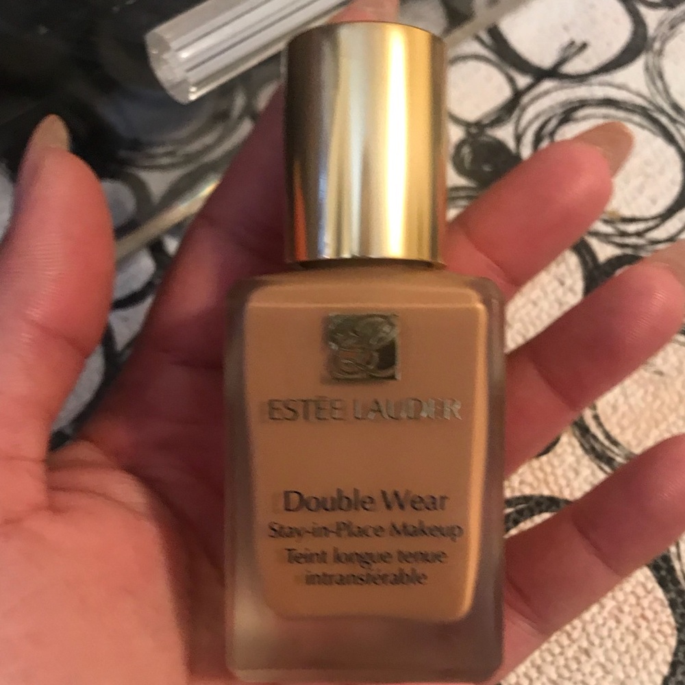 Ester lauder foundation