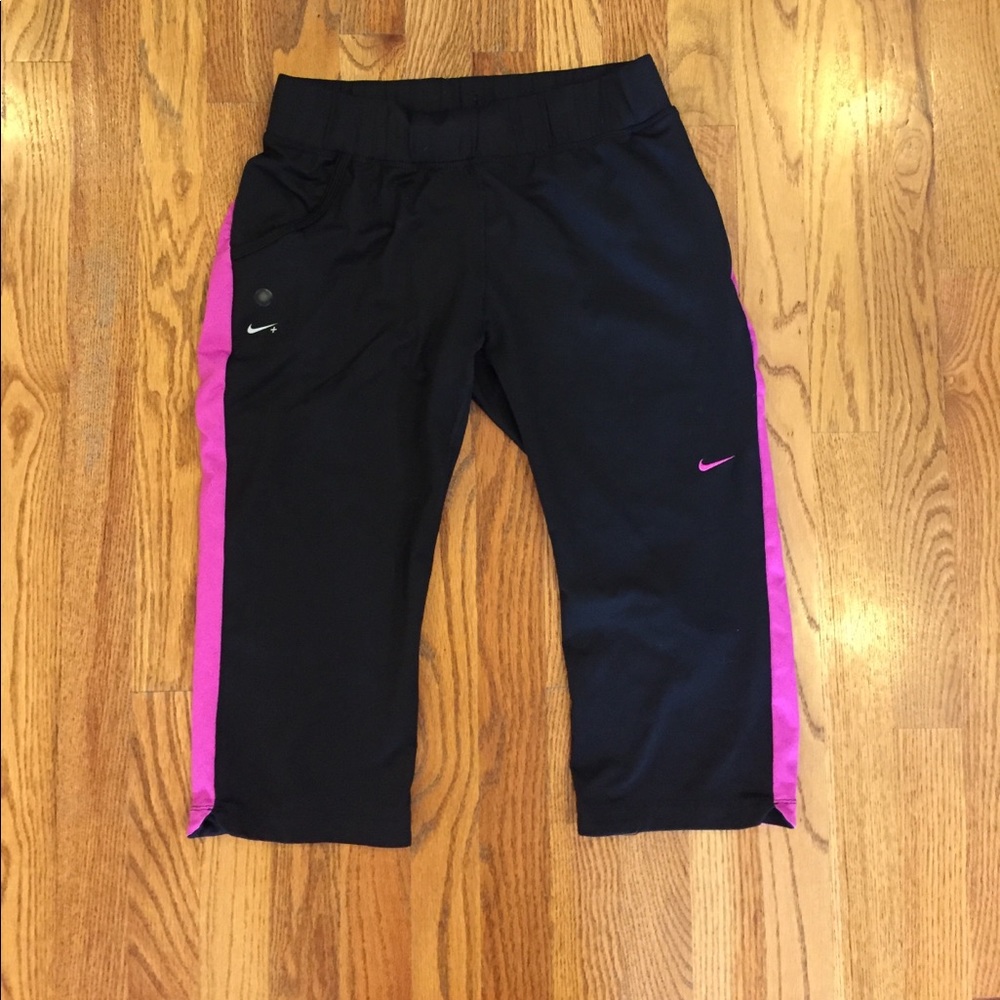 Nike Fit Dry Capri Pant black and dark pink