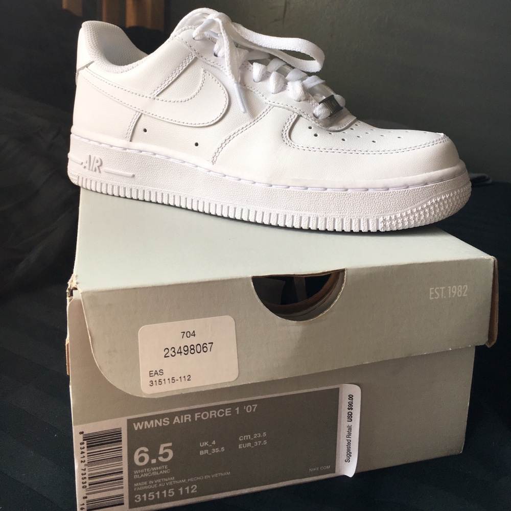 AIRE FORCE 1 WHITE WOMENS 6.5