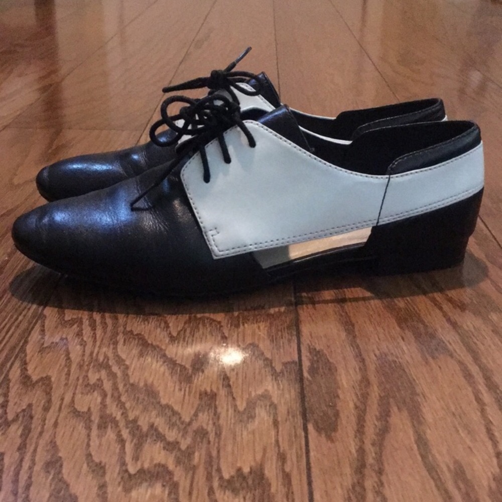 Nine West Women's Leather Oxford!