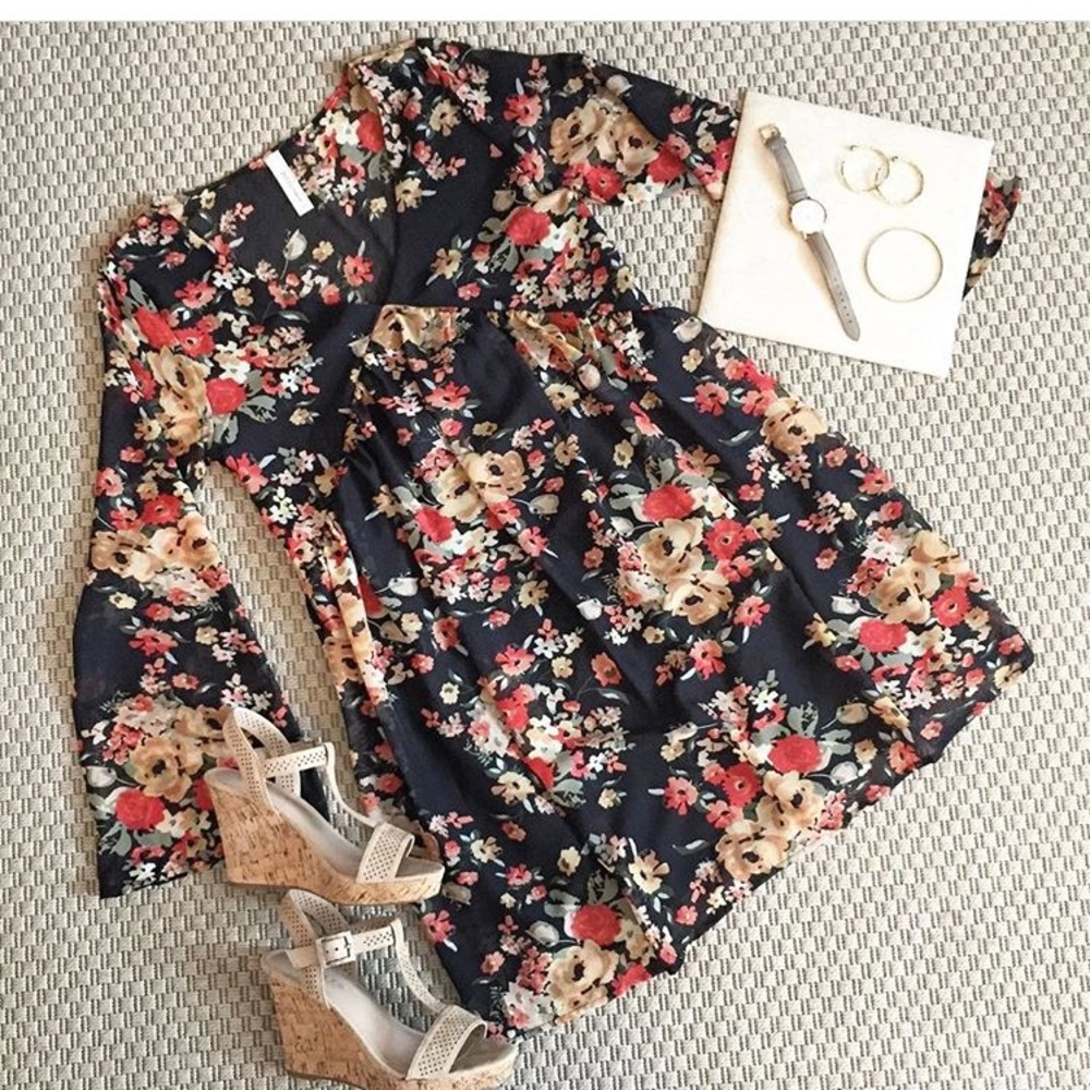 Floral above the knee long sleeve dress