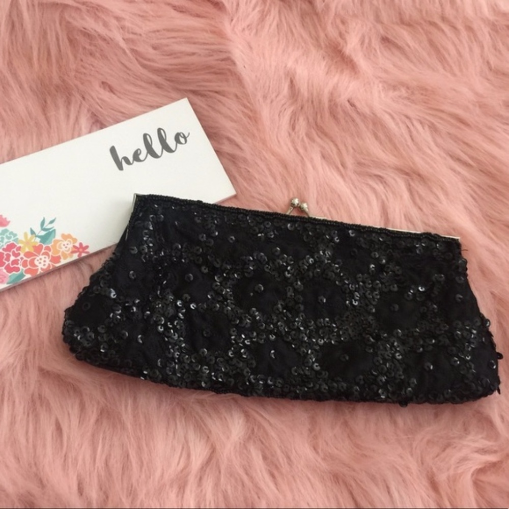 Chic Vintage Black Purse w/Sequins