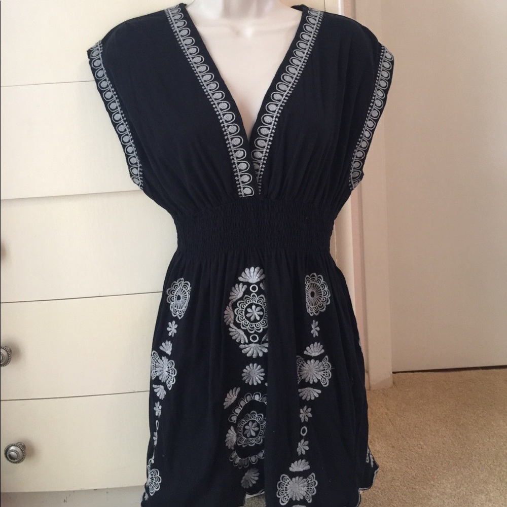 BCBGMaxazria Embroidered tunic