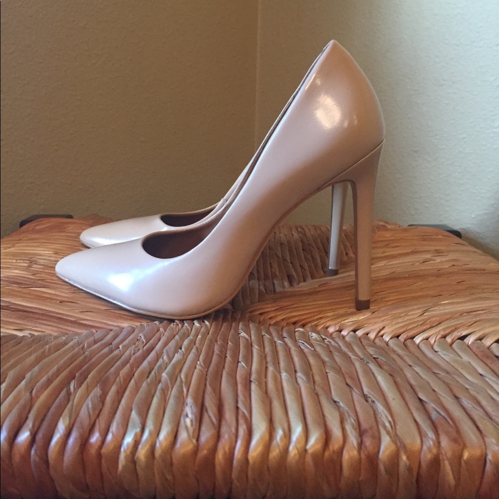 Steve Madden "Proto" Nude Pumps