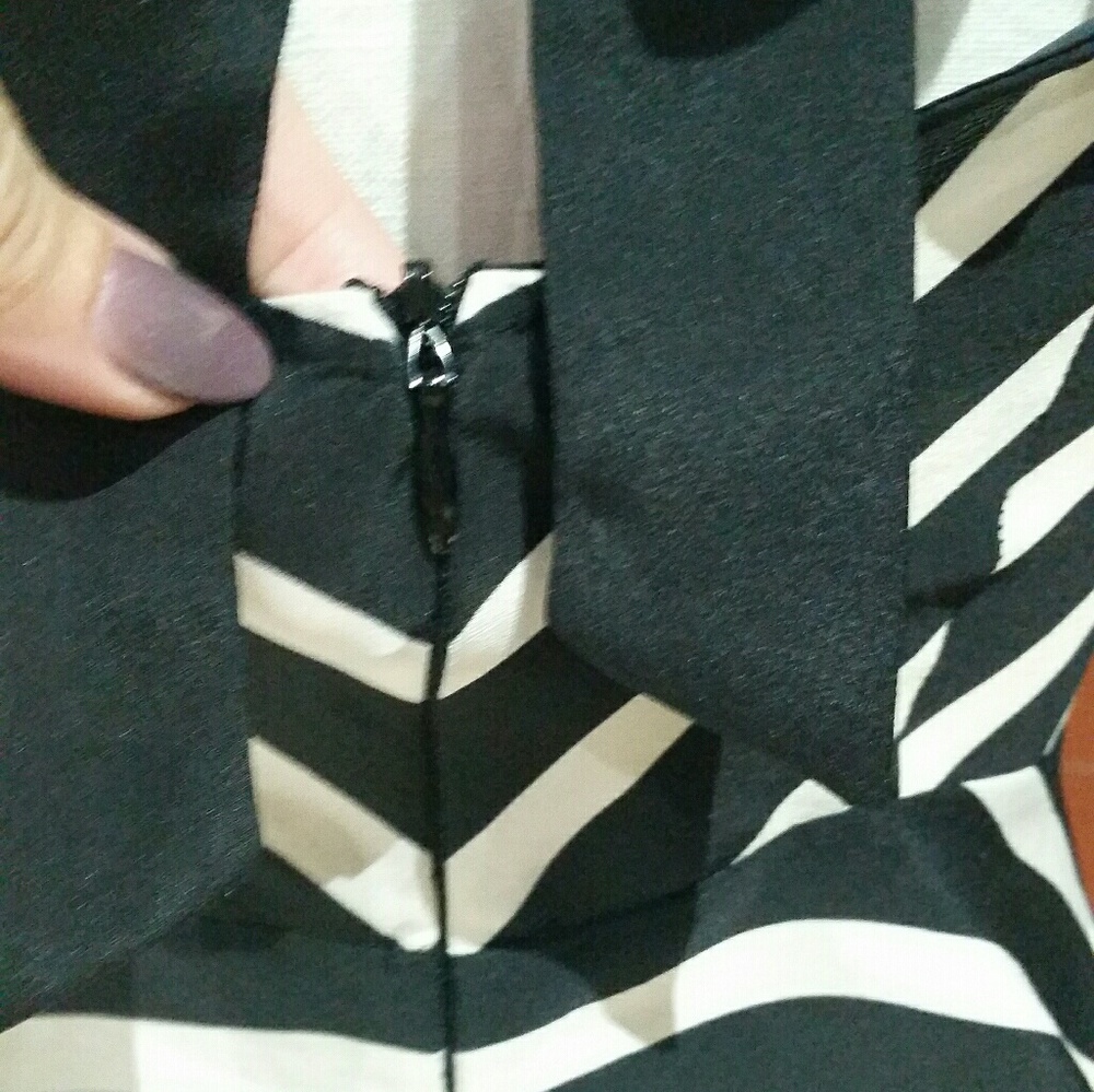 Petticoat Alley black striped blouse - Picture 5 of 6
