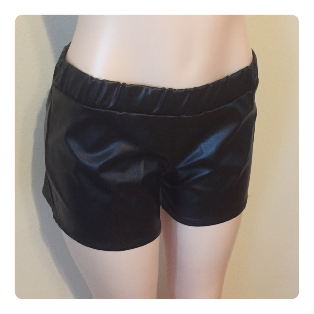 🌸Black shorts🌸