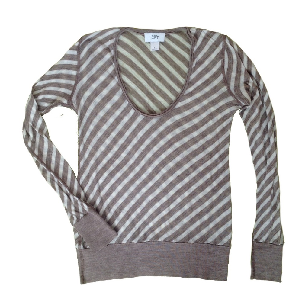 LOFT LIGHT SWEATER.