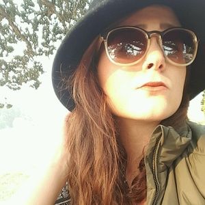 Meet your Posher, Lacey