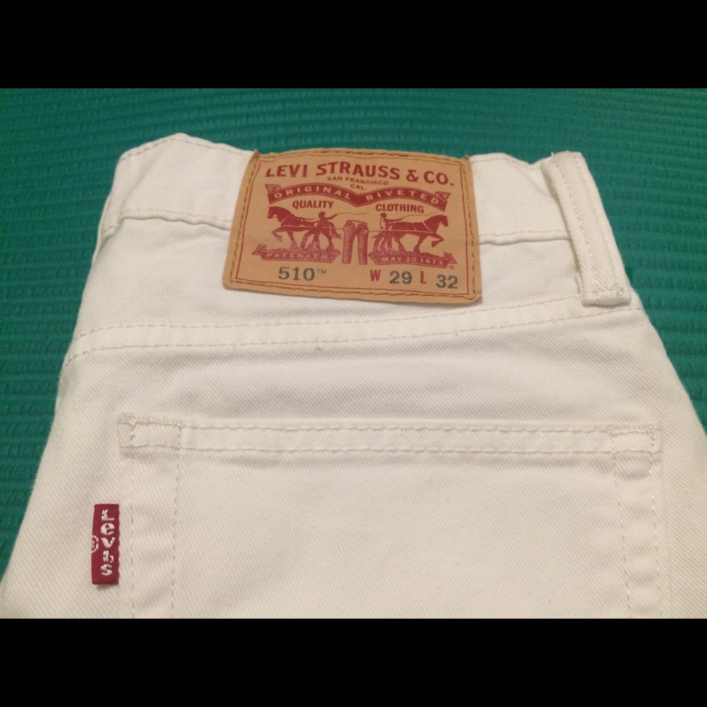 Men's white Levi Skinny Jeans 5'10